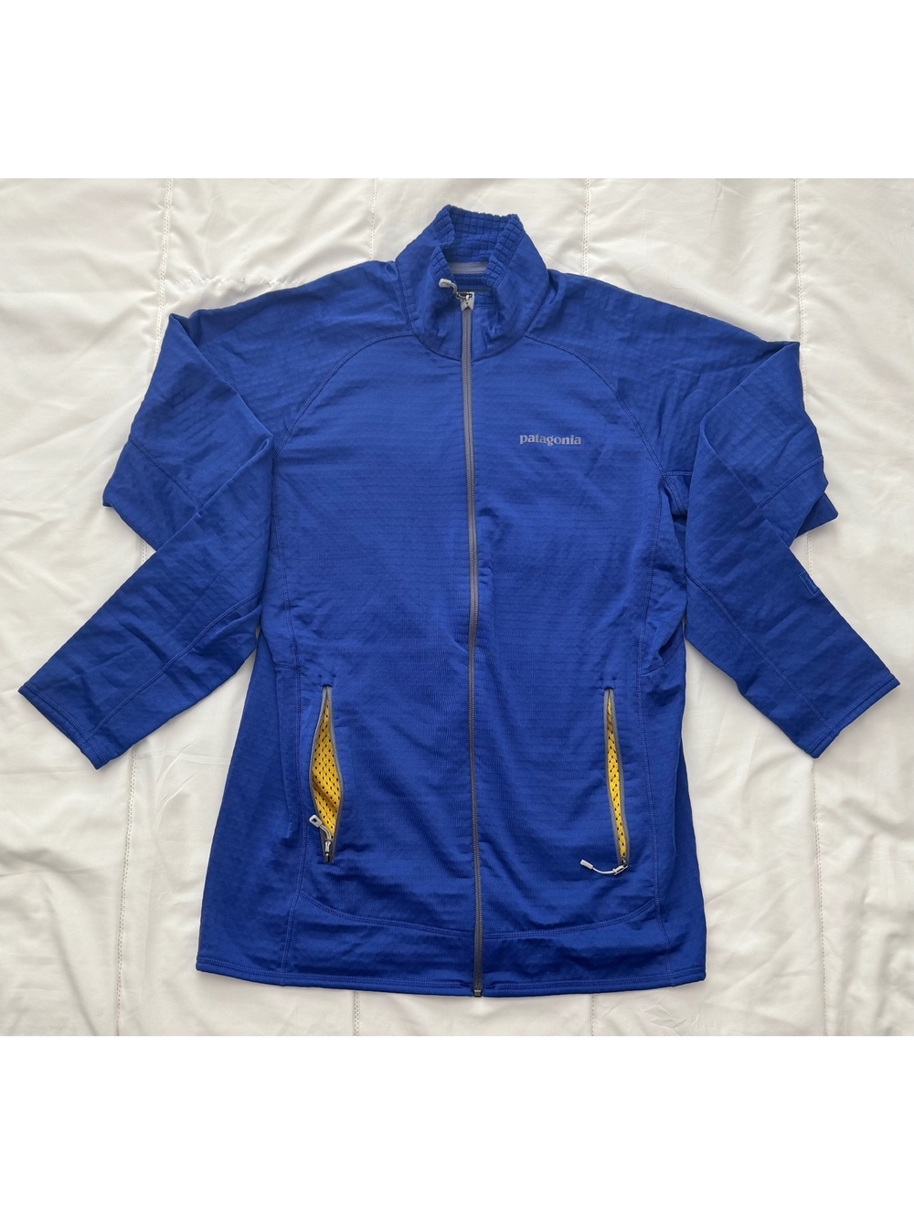 Patagonia R1 Full-Zip Jacket featuring a grid-fleece waffle texture. Size L.